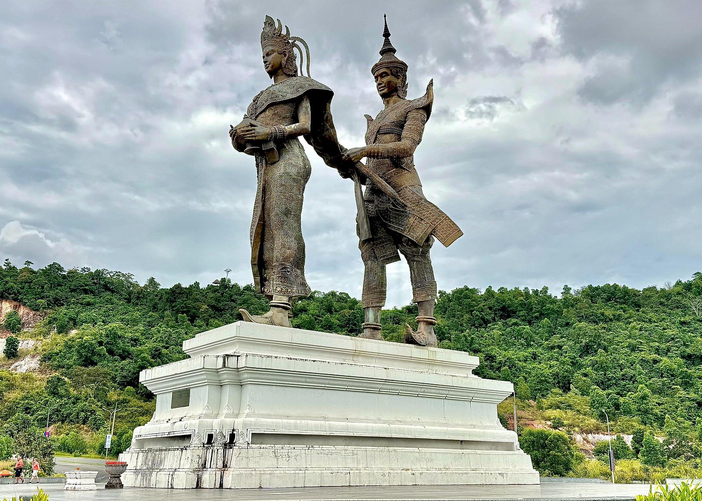 Preah Thong Neang Neak Statue in Sihanoukville